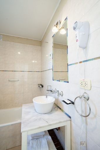 Bathroom 3, NBH Lacus Boutique Hotel, Bariloche
