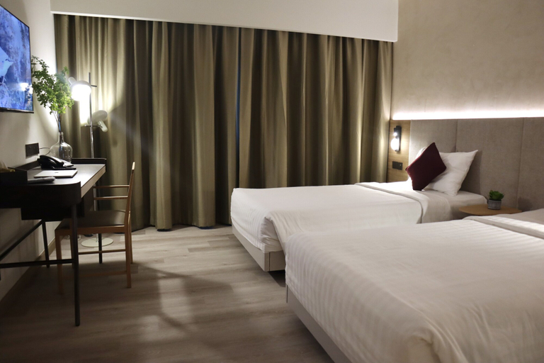 Bedroom 5, The Brunei Hotel, Bandar Seri Begawan