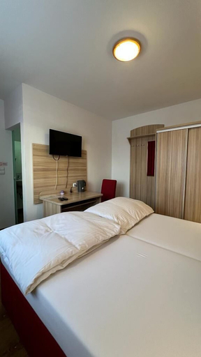 Bedroom 3, Hotel Gifhorn INN, Gifhorn