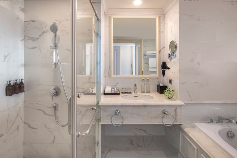 Bathroom 5, Melia Vinpearl Quang Binh, Đồng Hới