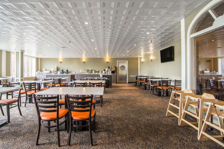 Food & Drinks 5, Quality Hotel Drumheller, Division No. 5