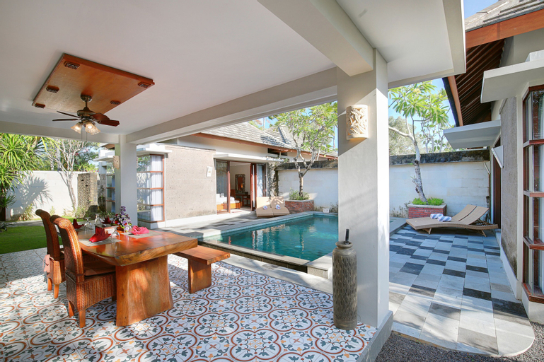 Swimming Pool 23
