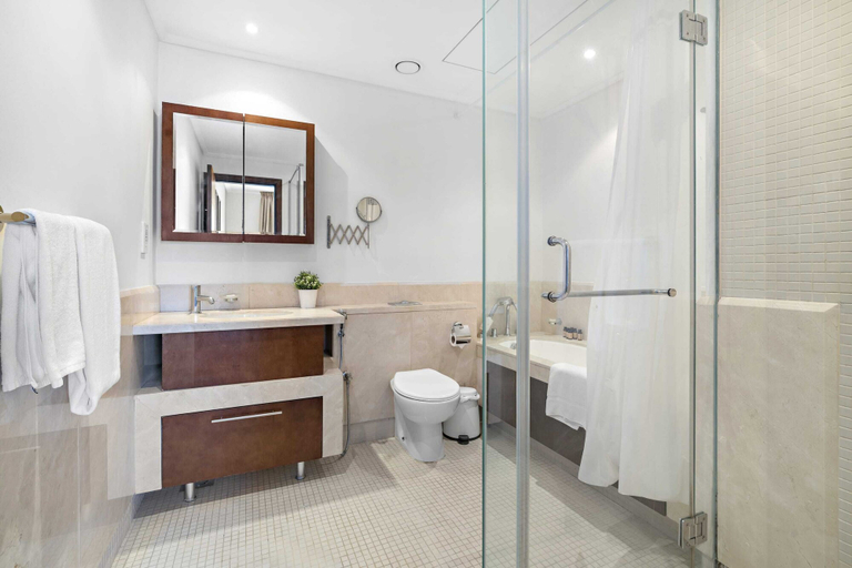 Bathroom 4, Silkhaus Southridge, Downtown Dubai, Dubai
