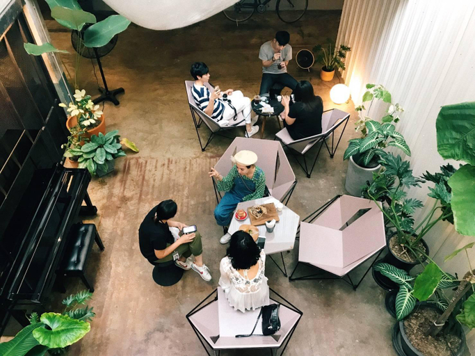 Public Area 2, Thunder Bird Hostel, Muang Chiang Mai