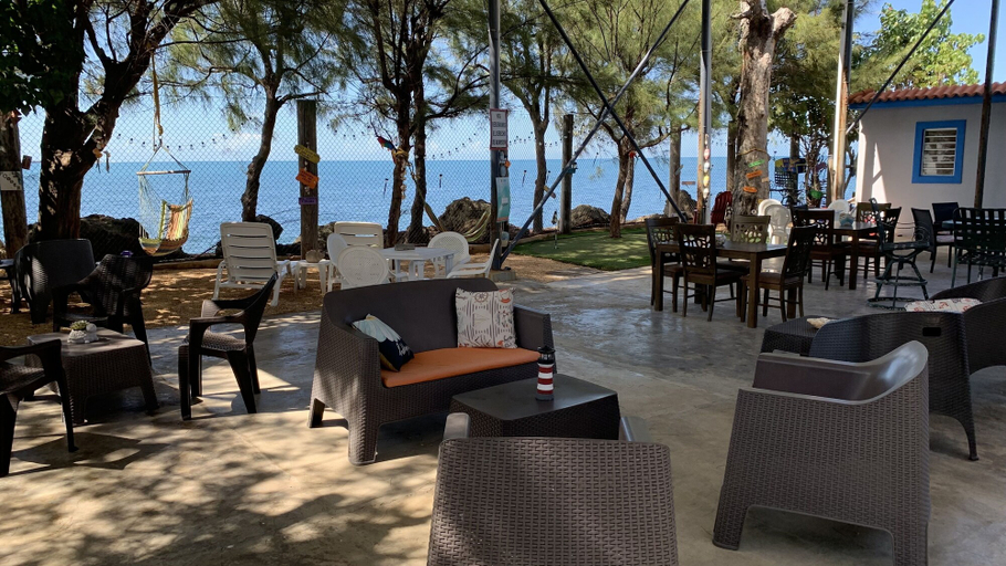 Food & Drinks 5, The Place at the Sea