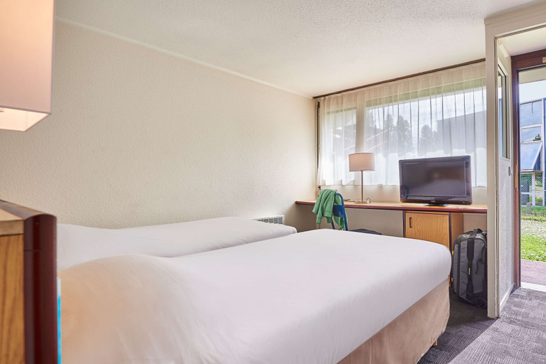 Bedroom 5, Campanile NATURE - Le Bourget Gonesse, Val-d'Oise