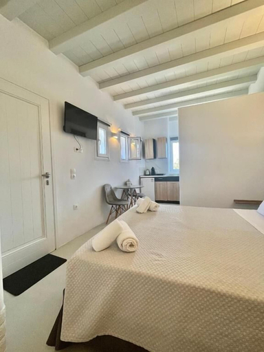 Bedroom 5, Crystal Suites, South Aegean