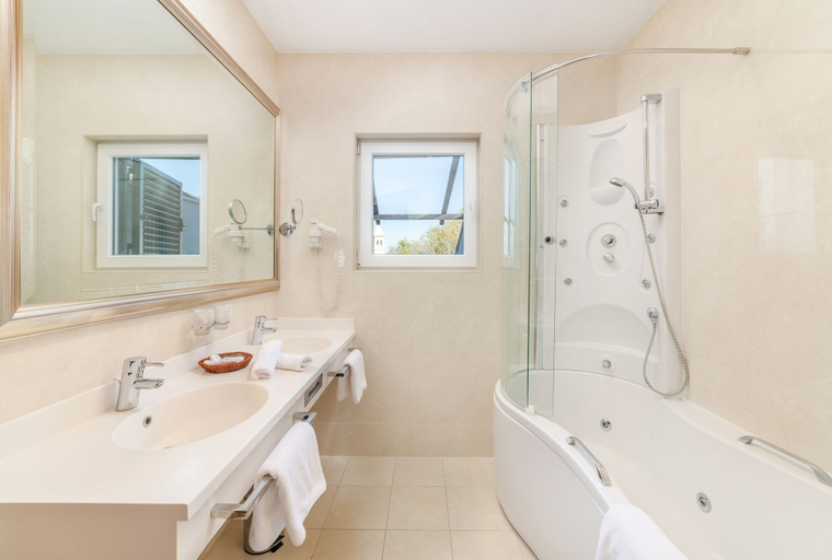 Bathroom 5, Hotel President Solin, Solin