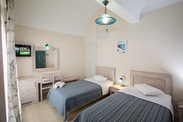 Bedroom 2, Hotel Andreas, South Aegean