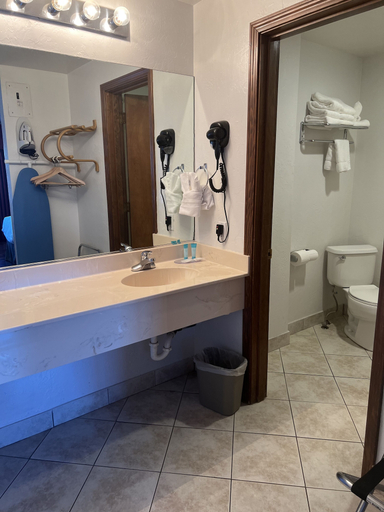 Bathroom 4, Red Carpet Inn Medford, Jackson