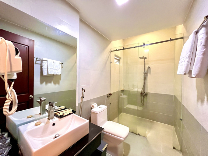Bathroom 4, New Space Hotel Airport , Tân Bình