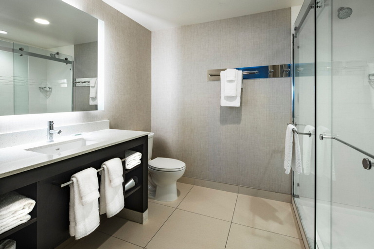 Bathroom 4