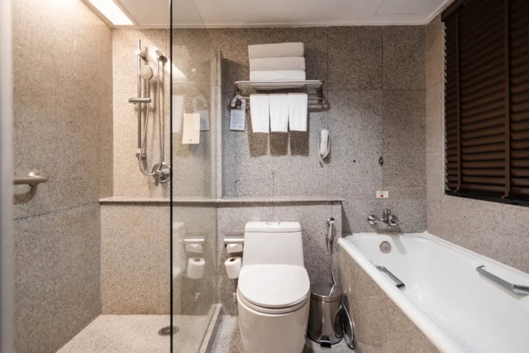 Bathroom 9