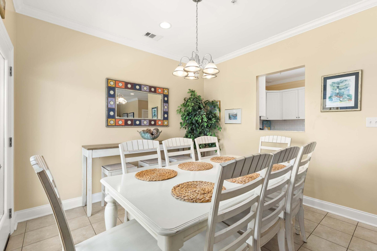 Others 5, 82 Van Horne Ave Unit B, Chatham