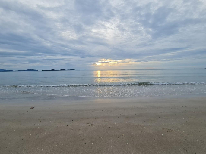 Exterior & Views 3, Needa Rock Resort, Khanom