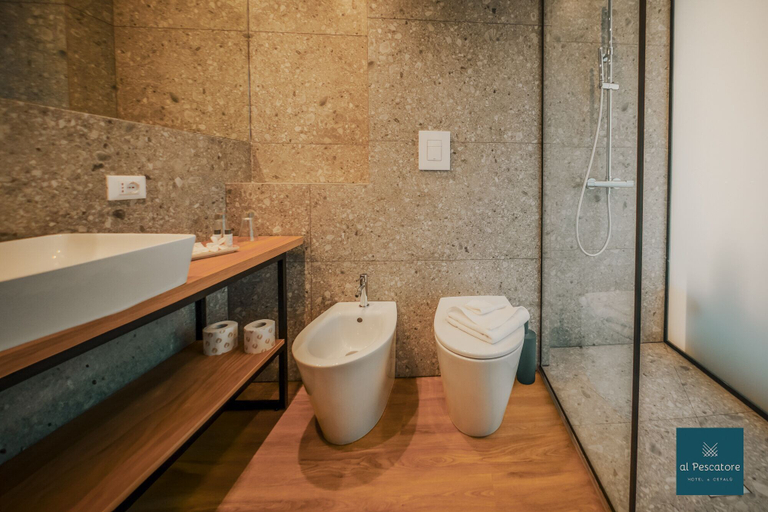 Bathroom 5, Hotel Al Pescatore, Palermo