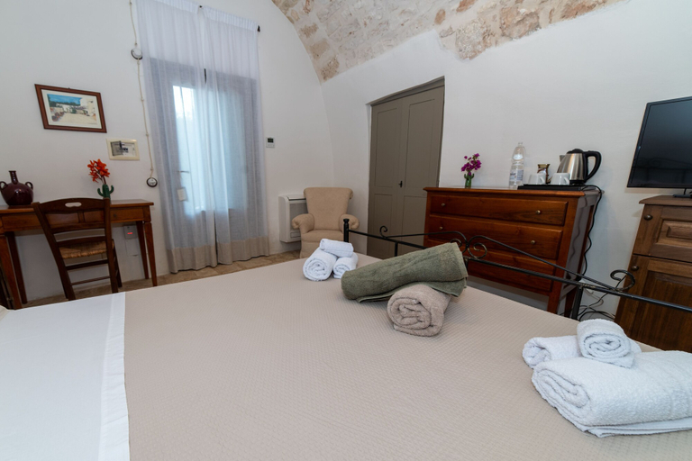 Bedroom 4, Masseria Lamiola Piccola, Brindisi
