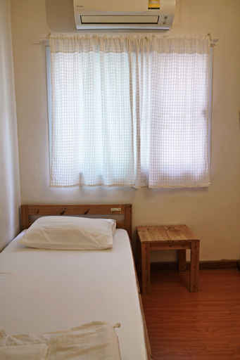 Bedroom 16