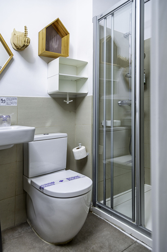 Bathroom 3, Hotel Catalina, Las Palmas