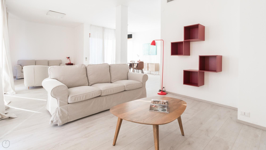 Others 3, Italianway - Carducci 89, Imperia