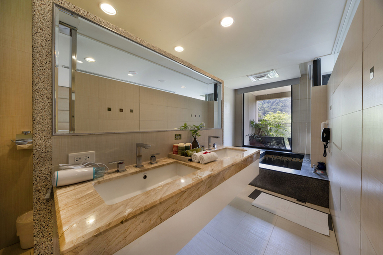 Bathroom 3, Tai Yi Red Maple Resort, Nantou