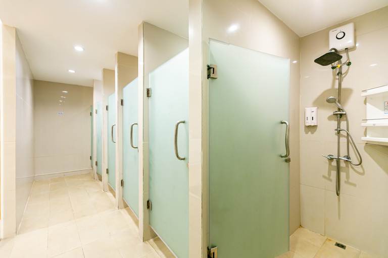 Bathroom 4, The Bedroom Hostel Pattaya, Pattaya