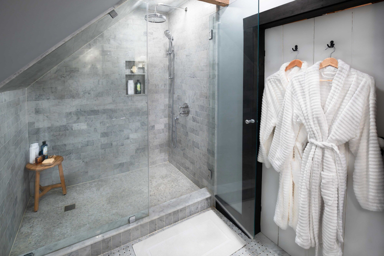 Bathroom 3, 1735 Stone Farmhouse, Albany