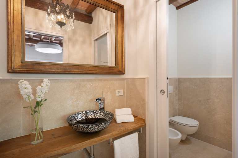 Bathroom 4, Villa Noemi, Siena