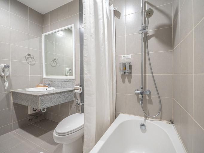 Bathroom 5, ECO HOTEL by Thammasat, Bang Lamung