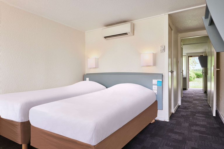 Bedroom 3, Kyriad Direct Le Bourget - Gonesse, Val-d'Oise