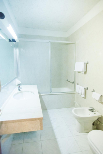 Bathroom 4, Europa, Modena