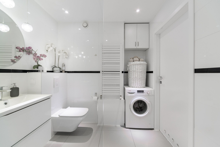 Bathroom 4, Lumina spacious apart with 3 bedrooms, Warsaw