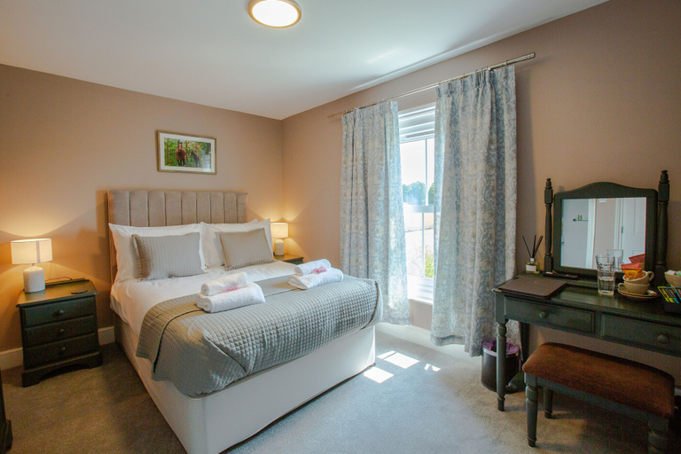 Bedroom 2, The Woodfalls Inn, Wiltshire