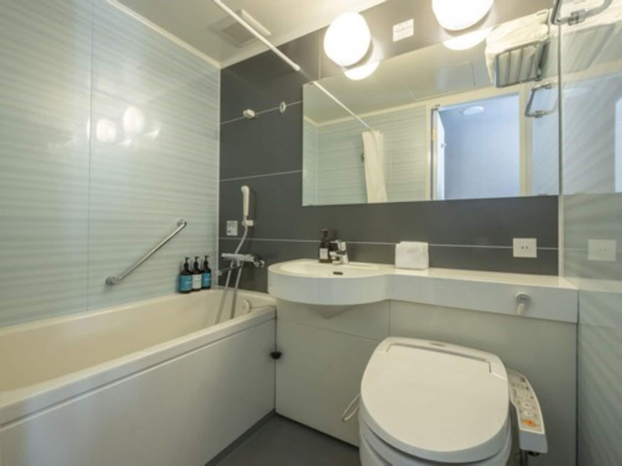 Bathroom 29