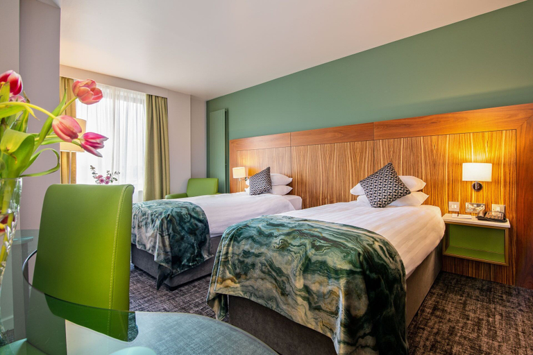 Bedroom 2, The Glasshouse