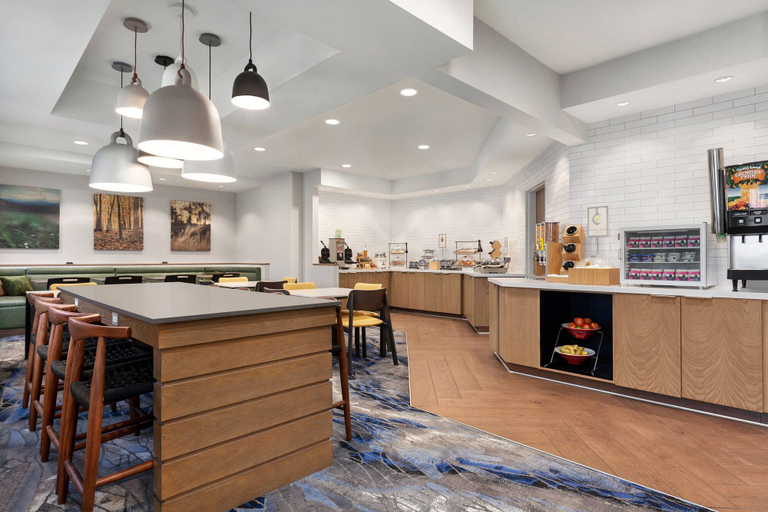 Food & Drinks 5, Fairfield Inn by Marriott Visalia Sequoia, Tulare