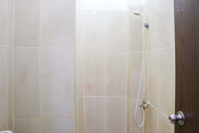 Bathroom 5, Relaxing 1BR at Northland Ancol Apartment By Travelio, Jakarta Utara