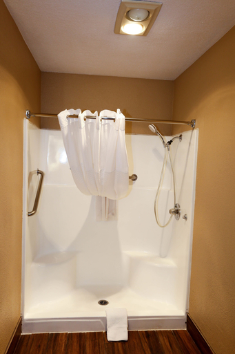 Bathroom 3, Days Inn & Suites by Wyndham Flagstaff I-40, Coconino
