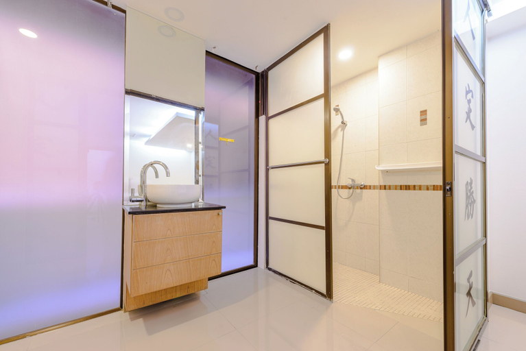 Bathroom 4, Pasadena Lodge, Pattaya