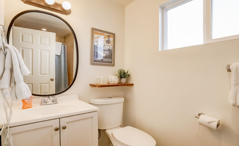 Bathroom 3, Tahoe Mountain inn, El Dorado