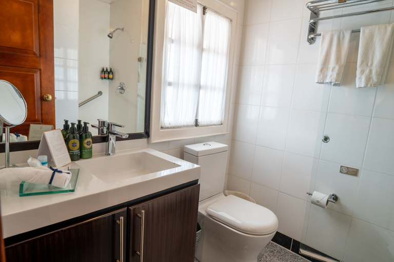 Bathroom 4, Hotel Boutique Santa Lucia, Cuenca