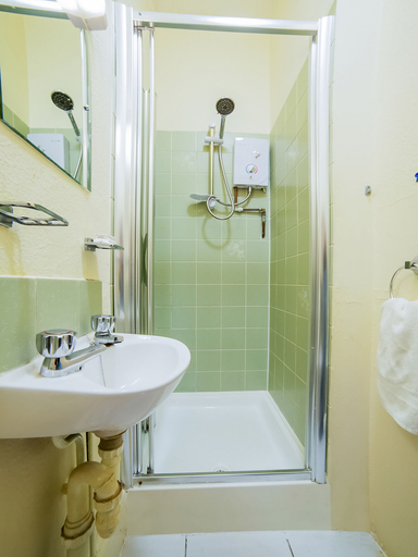 Bathroom 4, Devine Beach Hotel, Westcliff Southend-On-Sea, Southend-on-Sea