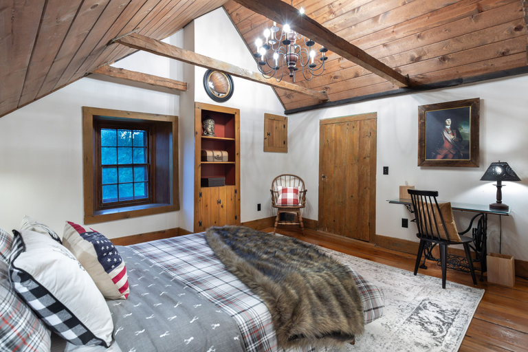 Bedroom 2, 1735 Stone Farmhouse, Albany