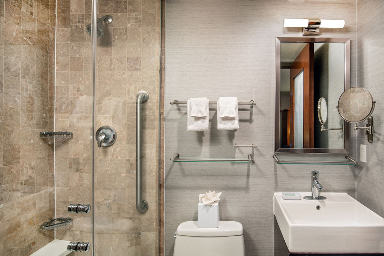 Bathroom 4, Fairfield by Marriott New York Manhattan Times Square, New York