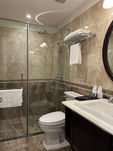 Bathroom 4, Hotel du Monde, Long Biên