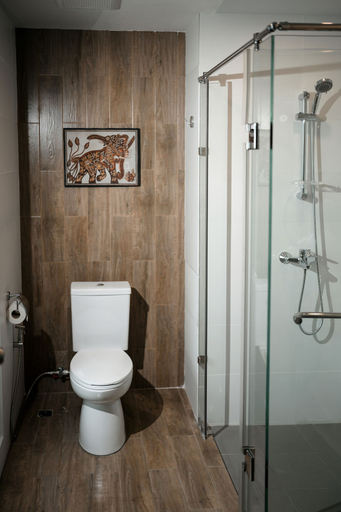 Bathroom 3, The Rangoon Hotel, Yangon