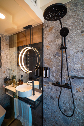 Bathroom 5, Akeah Hotel Gran Via, Madrid