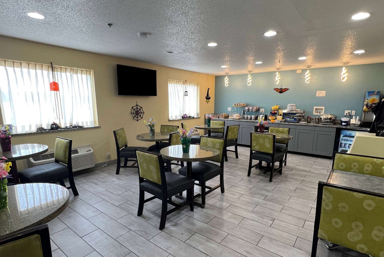 Food & Drinks 4, Days Inn by Wyndham Batavia Ohio, Clermont