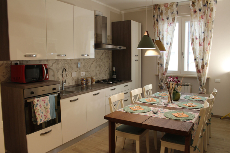 Dining Room 28