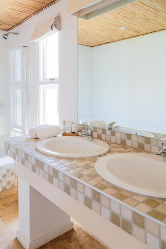 Bathroom 4, Karoo 1 Hotel Village, Cape Winelands